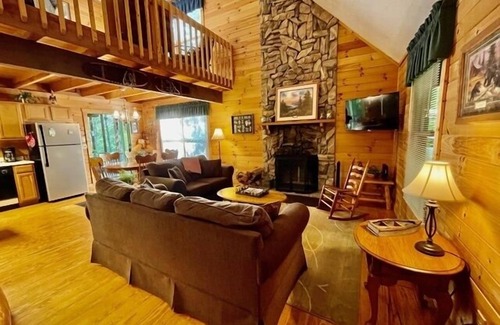Townsend Cabina | CEDAR KNOB - 2 bdrm/2 bath, screened patio, wood fireplace