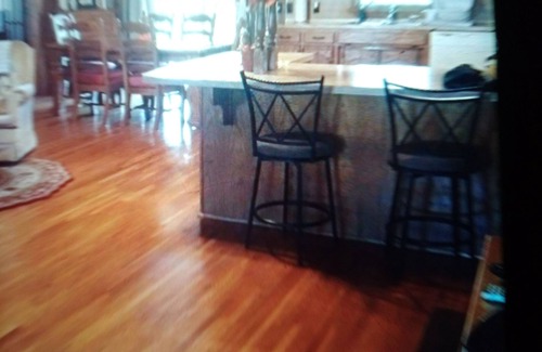 Ponce De Leon Cabina | Cedar Log Cabin home on wooded bluff nestled between Springfield and Branson