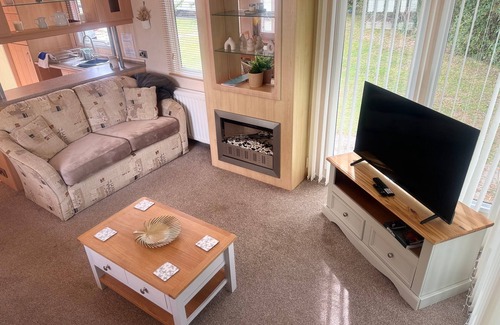 Skegness Cabina | Cedar Retreat Southview - Sleeps 6, Wi-Fi & Garden