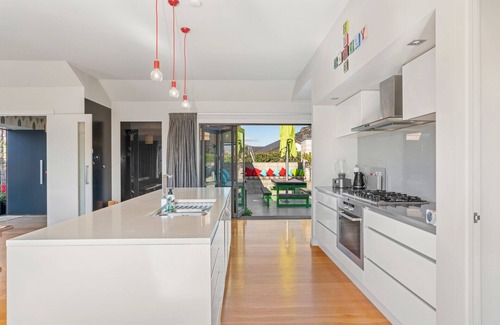 Albert Town Casa | Cedar Sanctuary - Albert Town Holiday Home