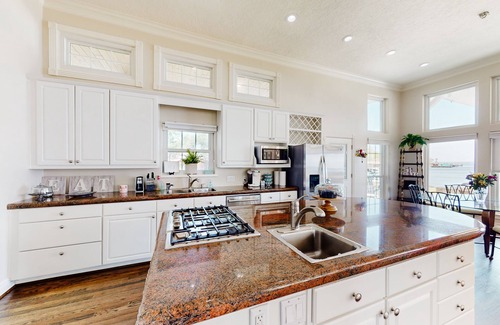 Walden on Lake Conroe Casa | CedarGrove Hideaway | Newly renovated house in Montgomery with dock & kayaks