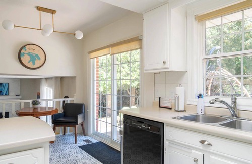 Kincardine Cabaña | Cedarhaven - 2 King beds! Hot Tub, Gas Fireplace