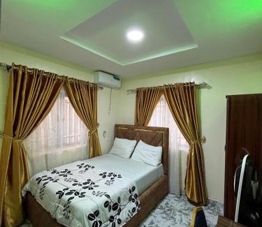 Abeokuta Apartamento | Cee&Tee ABK 2BEDROOMS-247Electricity - Solar Inverter AC in bedrooms