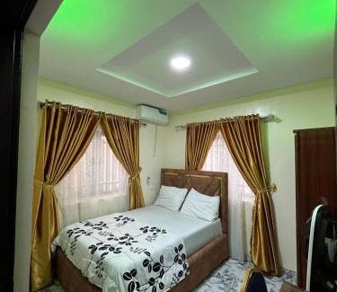 Abeokuta Apartamento | Cee&Tee ABK 2BEDROOMS-247Electricity - Solar Inverter AC in bedrooms
