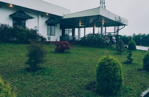 Elappara Hotel | CeeCee Grand