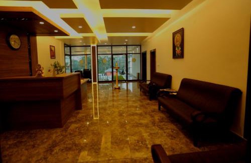 Elappara Hotel | CeeCee Grand