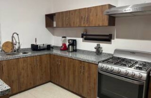 Centro Casa | CEIBA WOMAN'S HOUSE - 3 BEDROOMS, INDOOR POOL, WE INVOICE