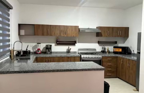 Centro Casa | CEIBA WOMAN'S HOUSE - 3 BEDROOMS, INDOOR POOL, WE INVOICE