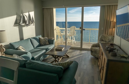 West Panama City Beach Condominio | CELADON BEACH RESORT - APARCAMIENTO PRIVADO Y SILLAS DE PLAYA!