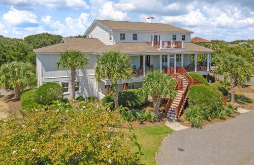 Debordieu Colony Casa | Celebrate the beauty of the beach in this luxurious second row home home