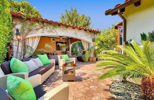 Las Vegas Casa | Celebrity Estate Next to the Strip! Huge Indoor Heated Pool,Spa,Tropical,Arcade,