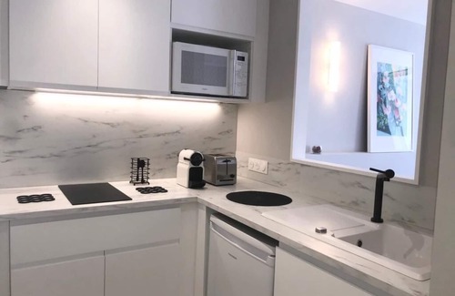 Terreaux - Bat d'argent Apartamento | Celect'View Air-conditioned Suite White