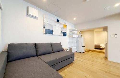 Hiroshima City Centre Apartamento | Celine Kanayama - Vibrant 1BR Downtown Shopping & Dining Nearby 11