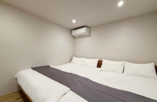 Hiroshima City Centre Apartamento | Celine Kanayama - Vibrant 1BR Downtown Shopping & Dining Nearby 11