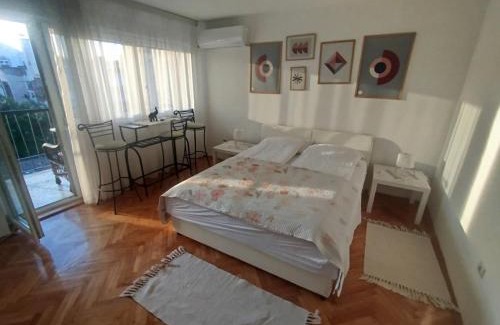 Gornji Milanovac Apartamento | Centar apartman - gradski trg