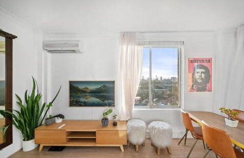 Centennial Park Apartamento | Centennial Charm - Bright Parkside Escape with Pool