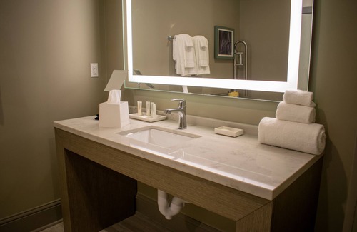 Gulfport Hotel | Grand Centennial Hotel at Centennial Plaza - Gulfport