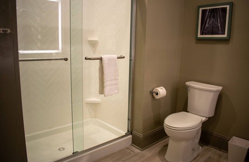 Gulfport Hotel | Grand Centennial Hotel at Centennial Plaza - Gulfport