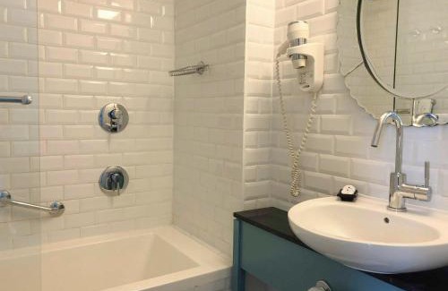 Tel Aviv City Center Hotel | Center Chic Hotel - an Atlas Boutique Hotel