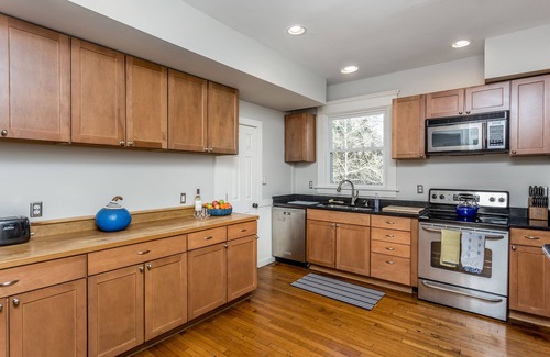 Downtown Casa | Center Downtown Raleigh, 2900sqft Home, Cercado, Porche, Parrilla, Limpio, elegante Nuevo