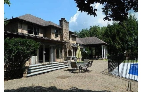 Stroudsburg Casa | Center Hall Colonial Villa in the Heart of Poconos