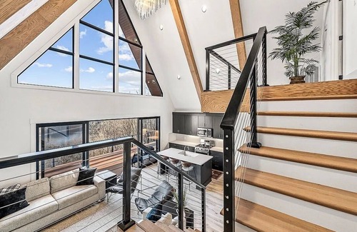 Smithville Casa | Center Hill Lake A-Frame - Lake View & Hot Tub
