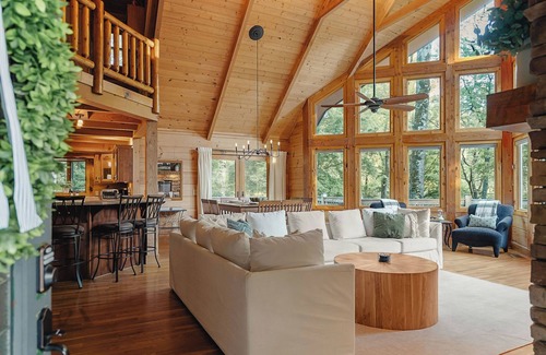 Smithville Chalet De Esquí | Center Hill Lake Cabin with Hot Tub & Lake Access