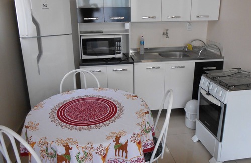 Centro Historico Apartamento | Centro, cerca de la Santa Casa y UFRGS. Con split, internet, ascensor, Port 24h