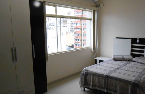 Centro Historico Apartamento | Centro, cerca de la Santa Casa y UFRGS. Con split, internet, ascensor, Port 24h