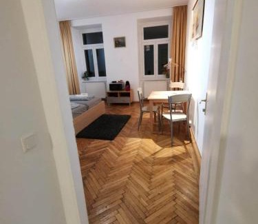 Leopoldstadt Apartamento | CENTER of the Veinna - room