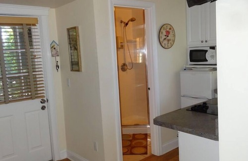 Provincetown Condominio | CENTRO DE LA CIUDAD: 1 dormitorio, 1 baño, WiFi, tamaño king Tempur-Pedic