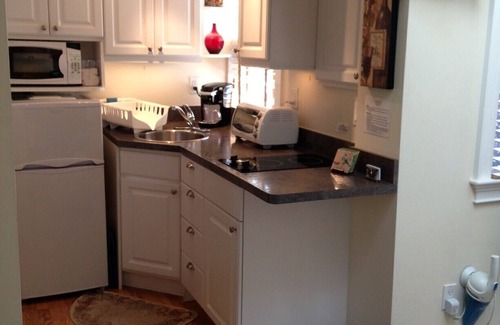 Provincetown Condominio | CENTRO DE LA CIUDAD: 1 dormitorio, 1 baño, WiFi, tamaño king Tempur-Pedic