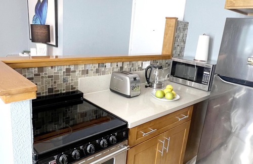 Waikiki Apartamento | Center of Waikiki - 1 Bedroom 3 Queen Size Beds