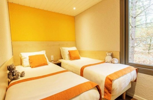 Chaumont-sur-Tharonne Casa | Center Parcs - Domaine des Hauts de Bruyeres - Cottage VIP Eden 4 Habitaciones 6 Personas