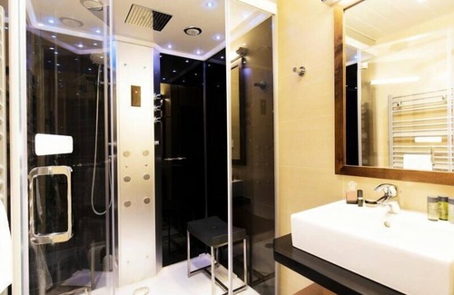 Chaumont-sur-Tharonne Casa | Center Parcs - Domaine des Hauts de Bruyeres - Cottage VIP Eden 4 Habitaciones 6 Personas