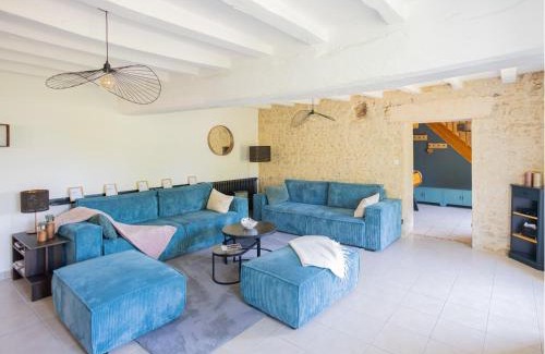 Morton Casa | CENTER PARCS à 5min - Idéal Familles & Groupes - 3 parkings - Piscine - Jardin clos - Au calme - Châteaux de la Loire