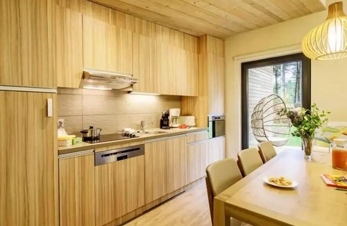 Curcay-sur-Dive Casa | Center Parcs - Domaine du Bois a Deer - Prima Cottage Eden 4 Habitaciones 6 Personas