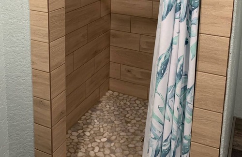 Center Point Cabina | Center Point, Kerrville, Bandera, Fredricksburg centrally located