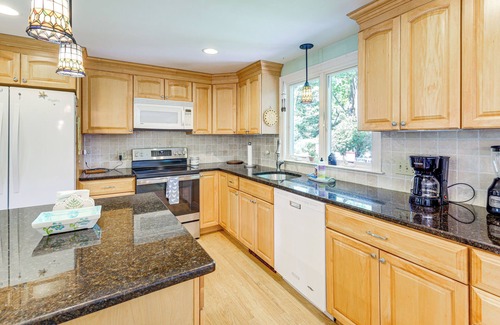Centerville Cabaña | Centerville Escape w/ Pool ~ 3 Mi to Beach!