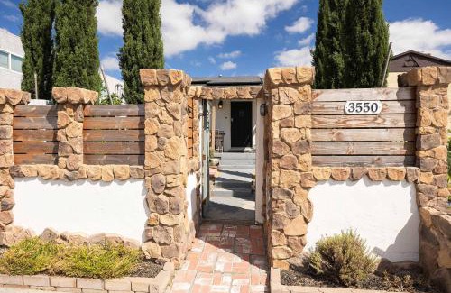 Normal Heights Casa | Centra Spacious Villa