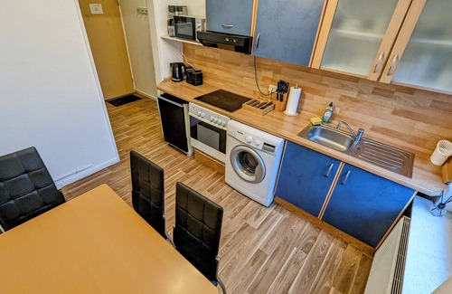 Bant Apartamento | Central 1.5 room apartment with Smart Tv & washing machine