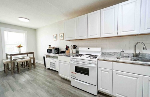 Central City Apartamento | Central 1BDR+RemoteWork+Extended Stay+Pets OK