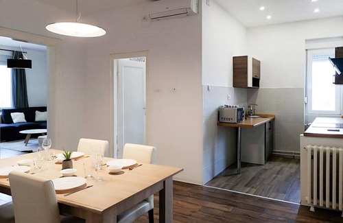 Novi Sad Apartamento | Central 2 Bedroom Apartment 84 sq m with Private Parking