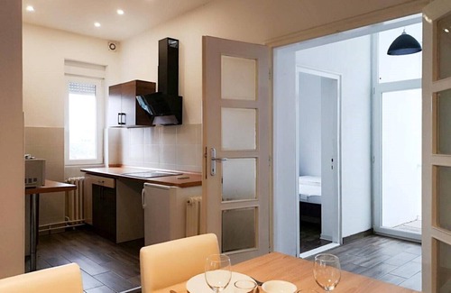 Novi Sad Apartamento | Central 2 Bedroom Apartment 84 sq m with Private Parking