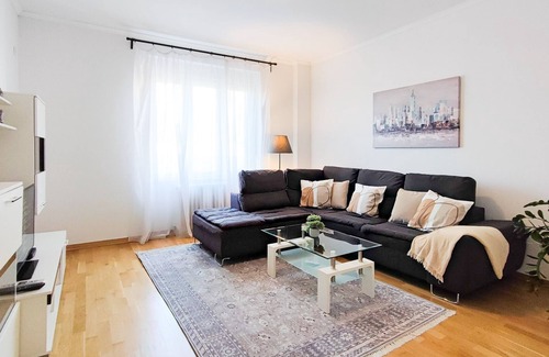 Novi Sad Apartamento | Apartamento central de 2 dormitorios de 85 metros cuadrados a 5 minutos a pie de Trg Slobode
