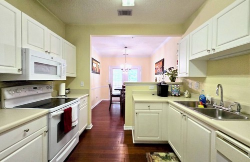 Smyrna Condominio | Central 2-bedroom Smyrna Condo