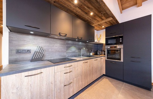 Morzine Chalet De Esquí | Central 20 person chalet with hot tub and sauna
