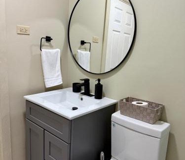 Summerfield Apartamento | Central 2BDR Stay