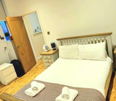 Kennington Apartamento | Central 2Bedroom Apartment with Terrace and Garage