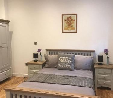 Kennington Apartamento | Central 2Bedroom Apartment with Terrace and Garage